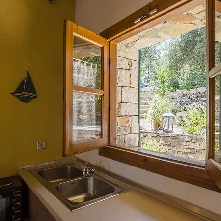 Adamantia S3 アパート *